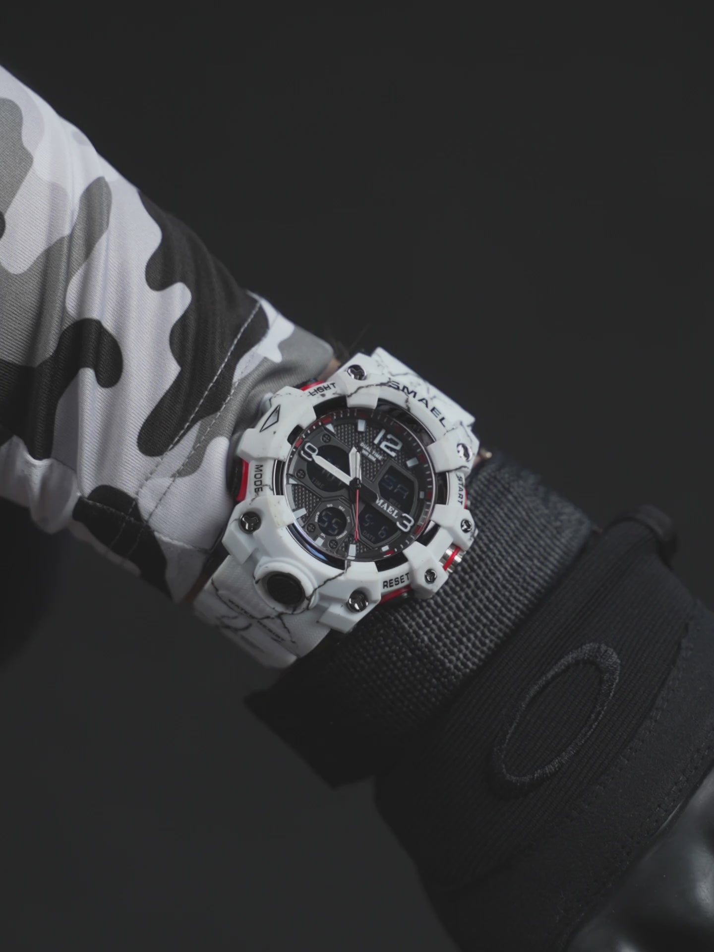 Reloj Táctico Militar Zynex - Edición Black OPS Impermeable